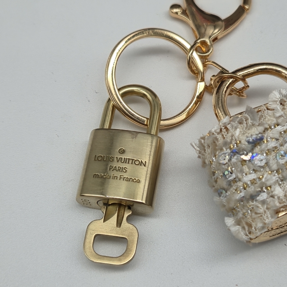 100% Authentic Louis Vuitton Lock & Key Gold with Unbranded Keychain, Keycharm - Picture 10 of 12